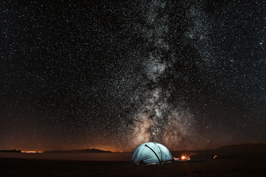 Bulle transparente sous les étoiles